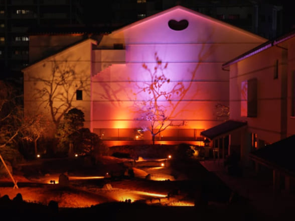 伊丹ミュージアム　日本庭園インスタレーション「ひかりの星霜ー文化のまち伊丹ー」